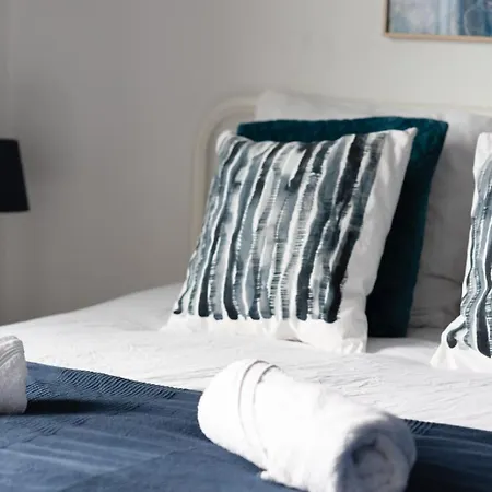 Le Léon Gambetta Avec Terrasse Vue *