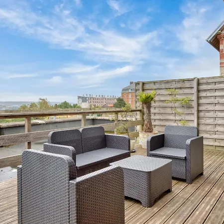 Le Leon Gambetta Avec Terrasse Vue